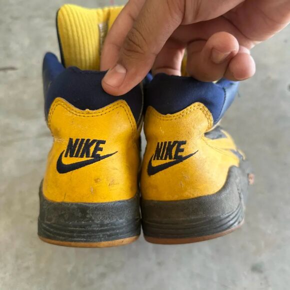 Vintage 1993 Nike Air Flight 930608 IS Size 8.5M main image 5